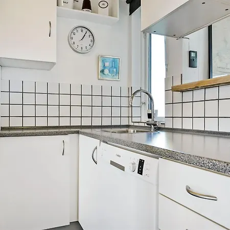 Сasa de vacaciones Eldar - 5m From The Sea By Interhome